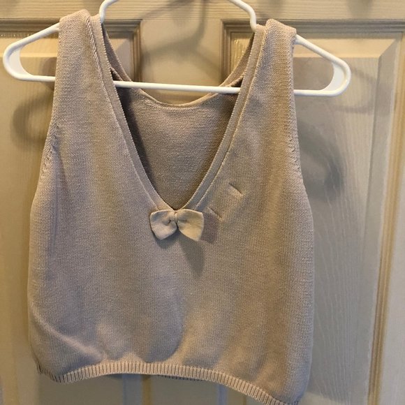 Taupe knit top with bow in back - Picture 2 of 2